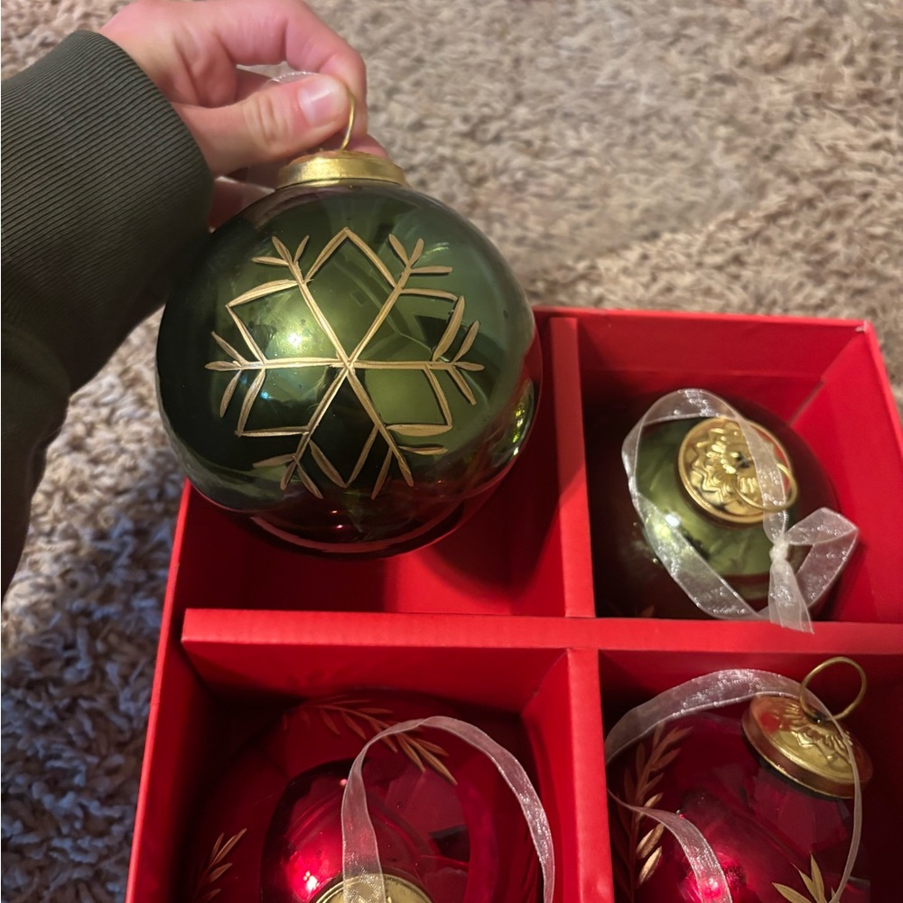 Elegant Green and Gold Holiday Ornament